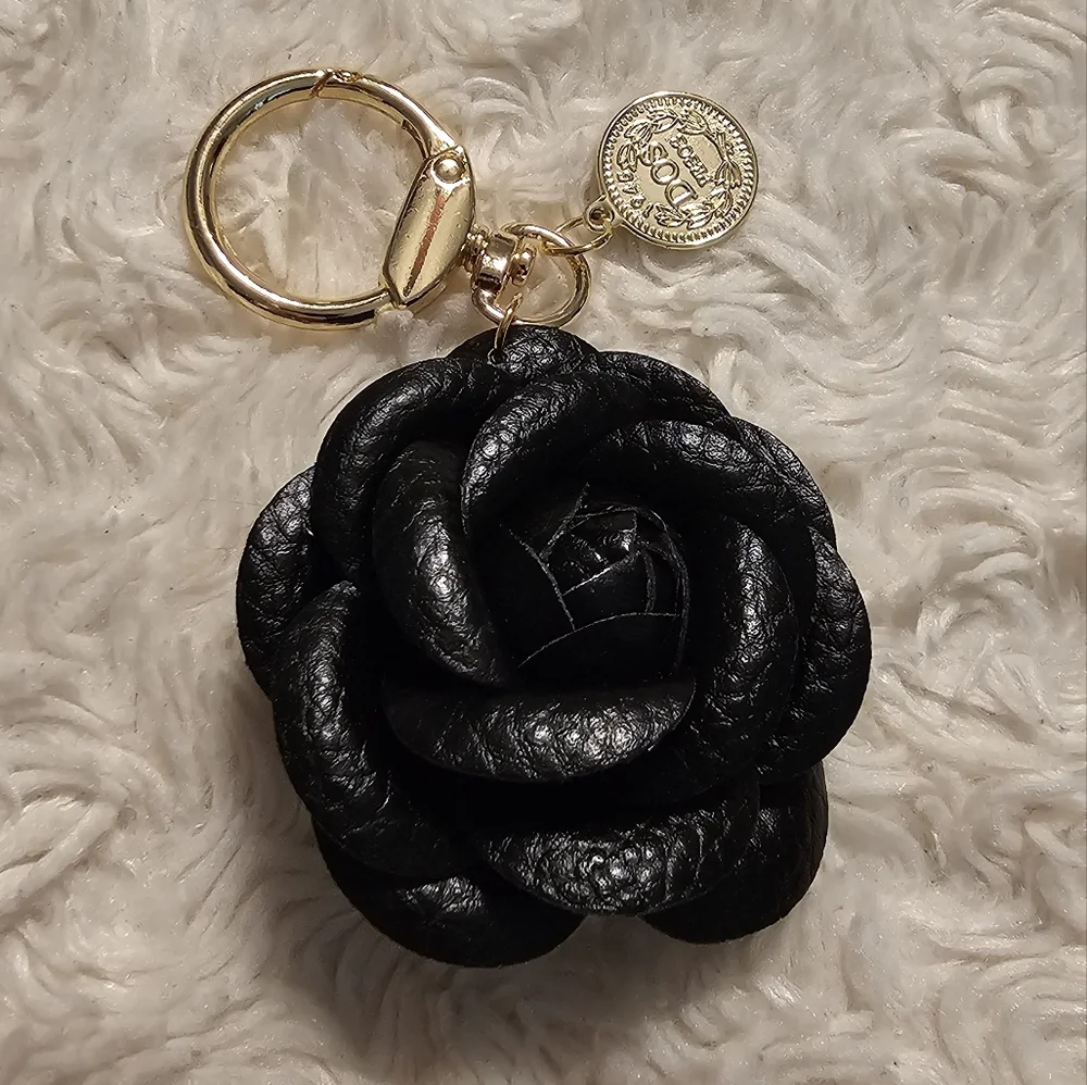 Black Camila Rose Keychain Purse Charm NWOT - Picture 1 of 5
